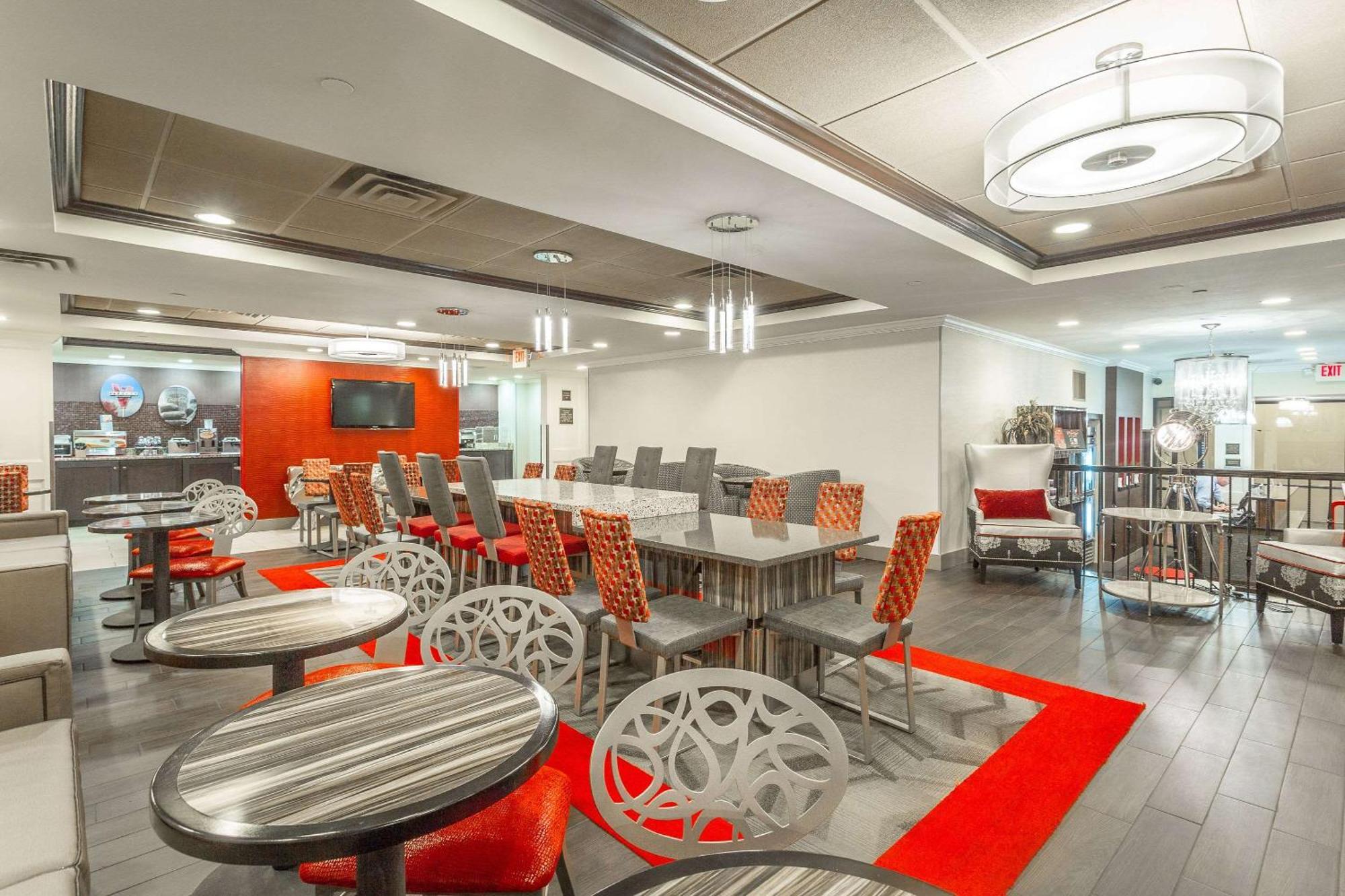 Inn At The Peachtrees, Ascend Hotel Collection Атланта Екстер'єр фото