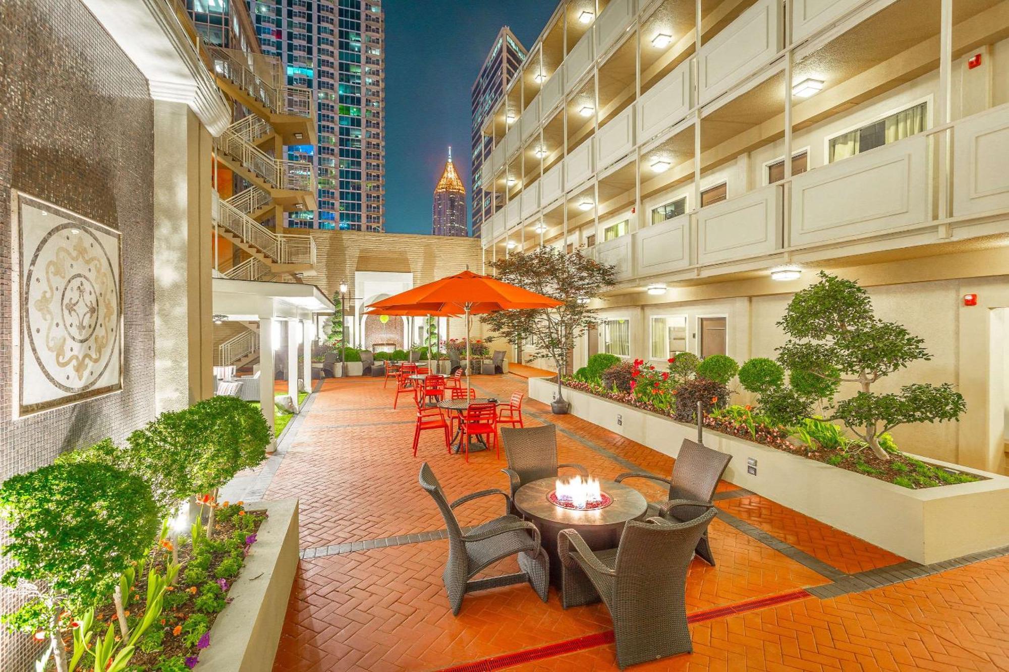 Inn At The Peachtrees, Ascend Hotel Collection Атланта Екстер'єр фото