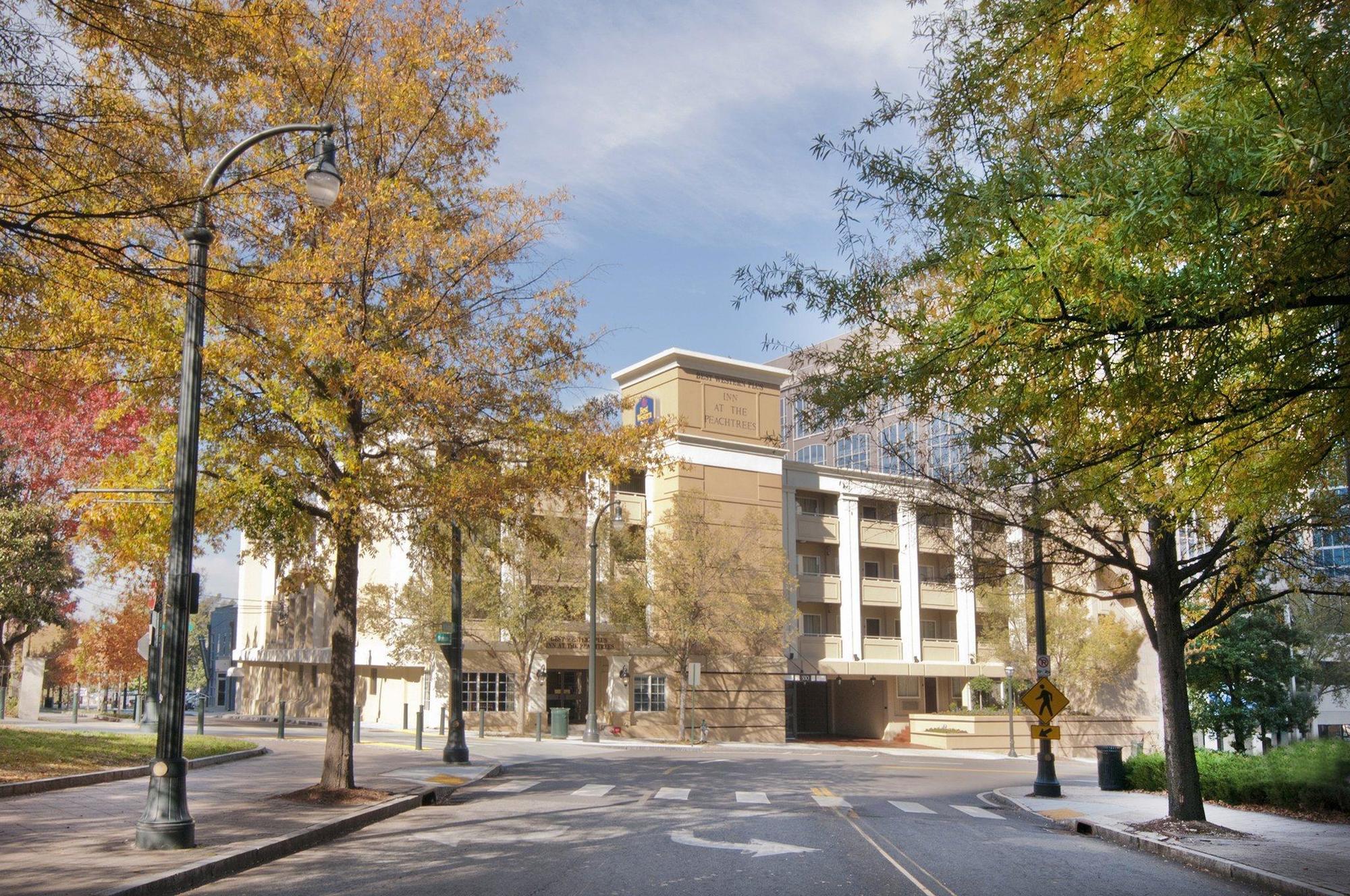 Inn At The Peachtrees, Ascend Hotel Collection Атланта Екстер'єр фото