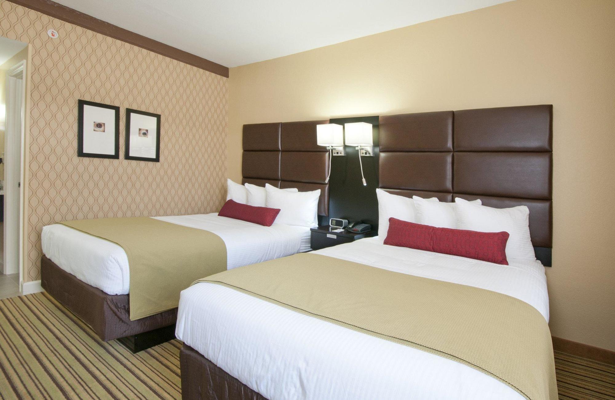 Inn At The Peachtrees, Ascend Hotel Collection Атланта Екстер'єр фото
